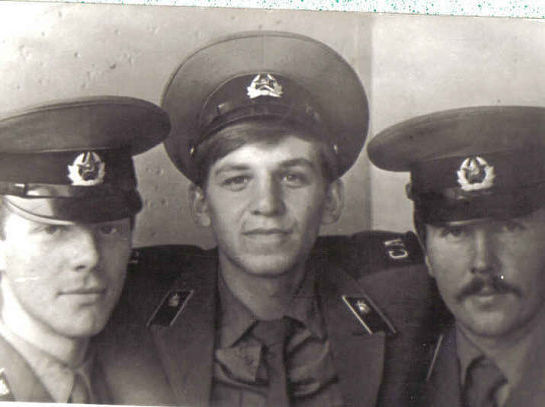 Дмитрий Конинин с однополчанами. Челябинск-65 в/ч 14078, 1988 год